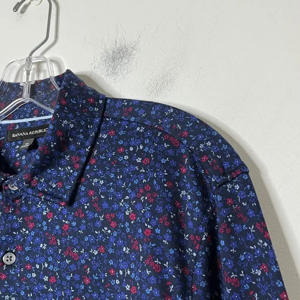 Banana Republic Men's Button Up Shirt M Blue Floral Long Sleeve Performance Knit